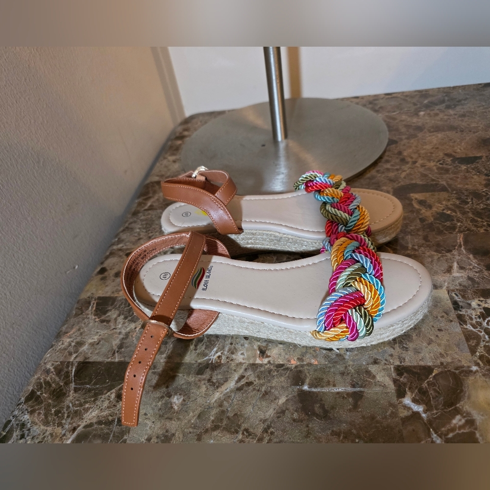 *NWOB* Aloha Island Colorful Braided Sandals with Brown Straps. Sz 4M.